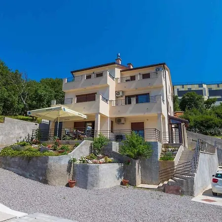 In 39448 Apartment *