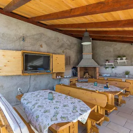 In 39448 Apartment *